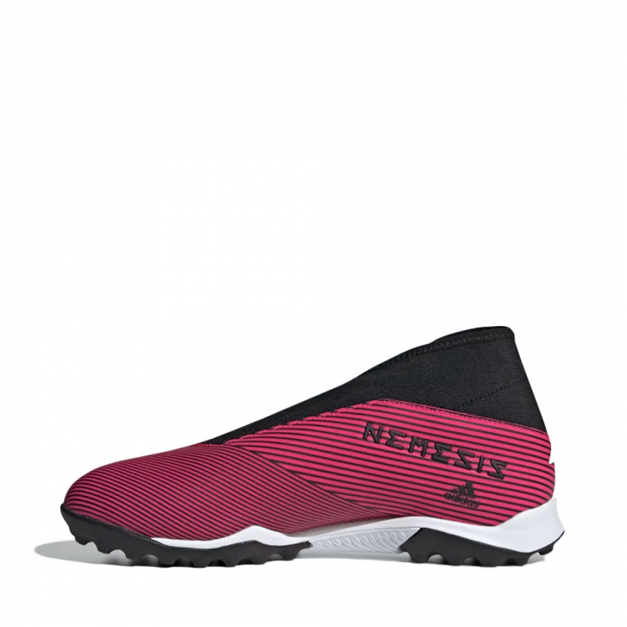 nemeziz-193-football-boots