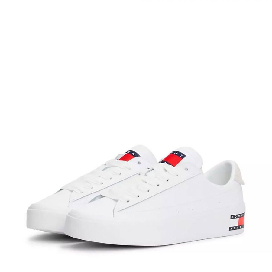 sneakers-essenziali-con-platform