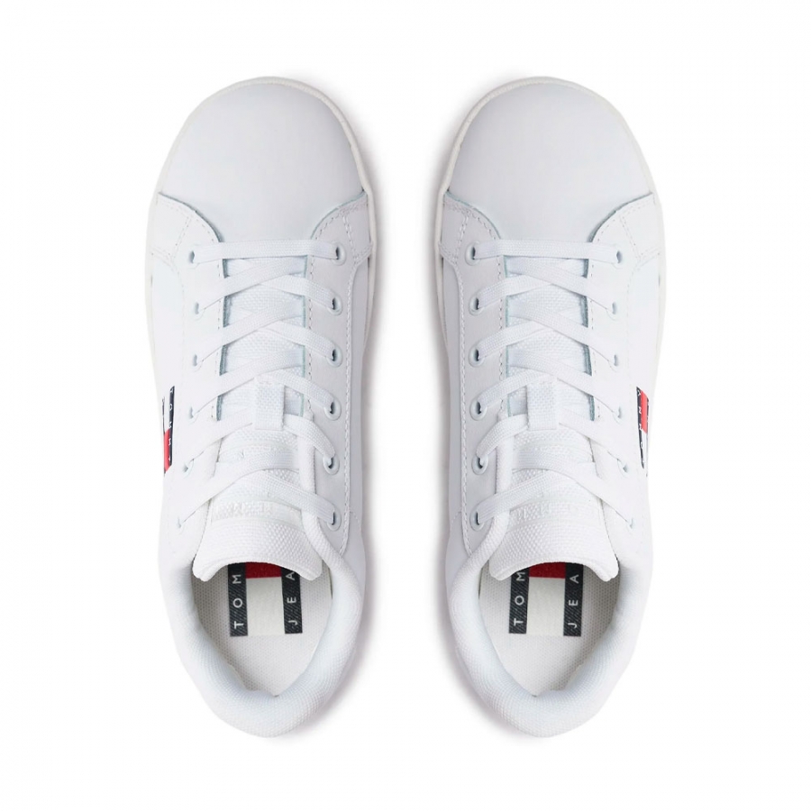 sneakers-plates-essentielles