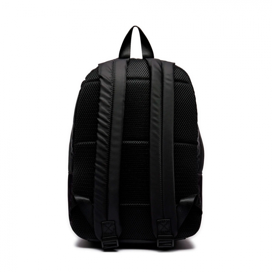 tunq-schwarzer-rucksack