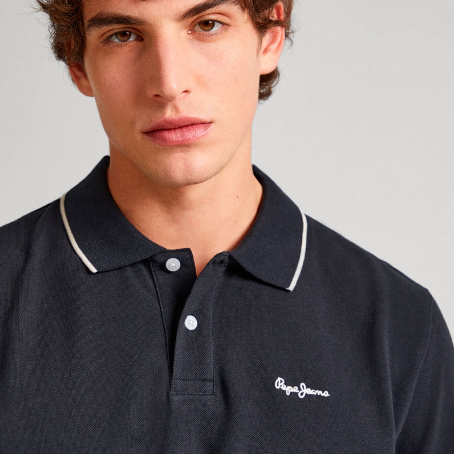 pique-poloshirt-mit-aufgesticktem-logo