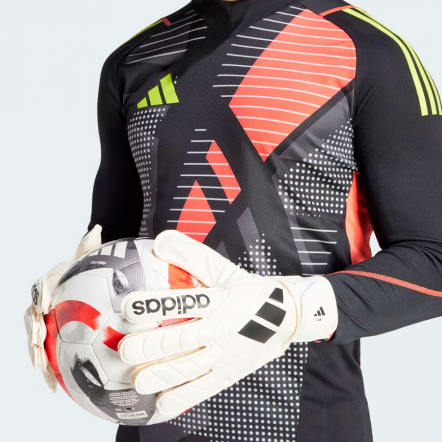 club-cup-goalkeeper-gloves