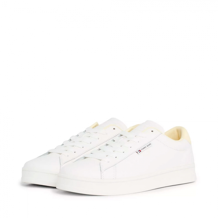 sneakers-bassa-in-pelle-con-patch