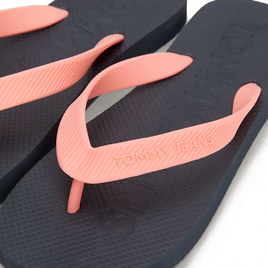 flip-flops-with-teeth-sole