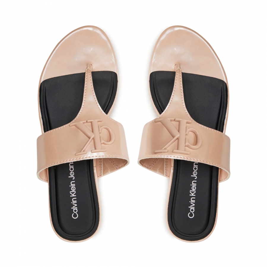 sandalen-aus-lackleder