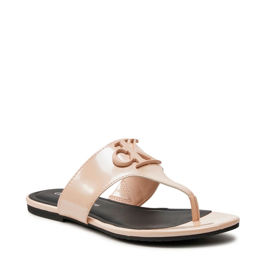 sandalen-aus-lackleder