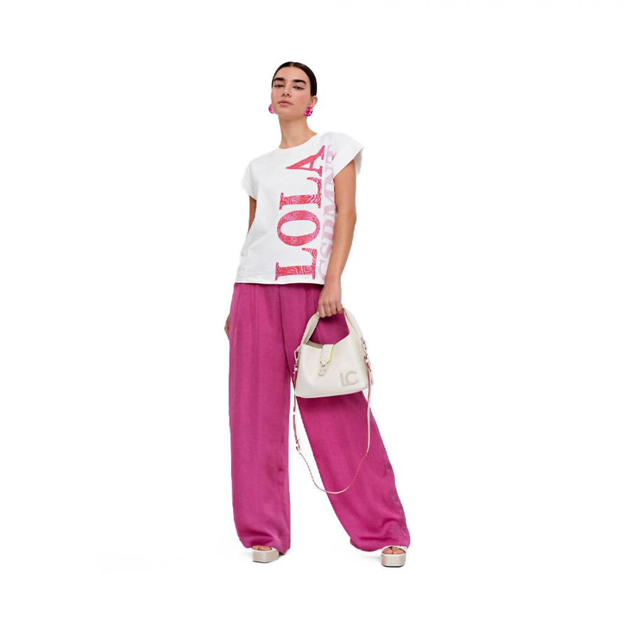 lola-vertikal-positioniertes-t-shirt