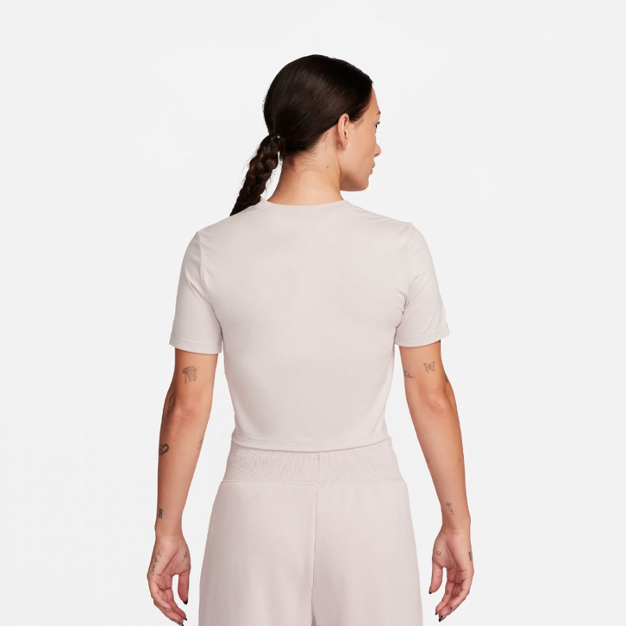 sportswear-essential-t-shirt-mit-passform