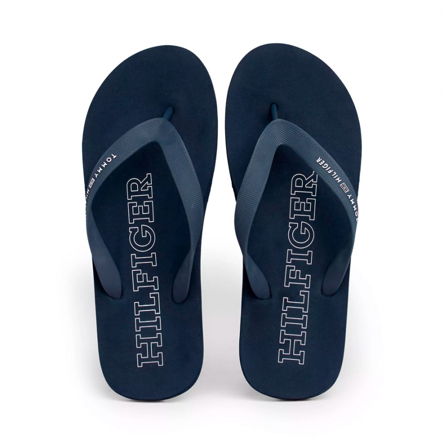 flip-flops-mit-logo-auf-dem-streifen