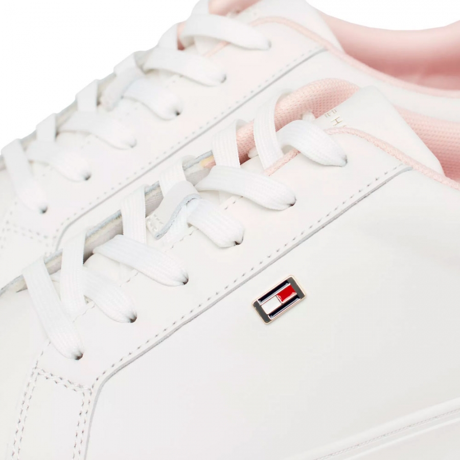 niedrige-ledersneakers-mit-logo