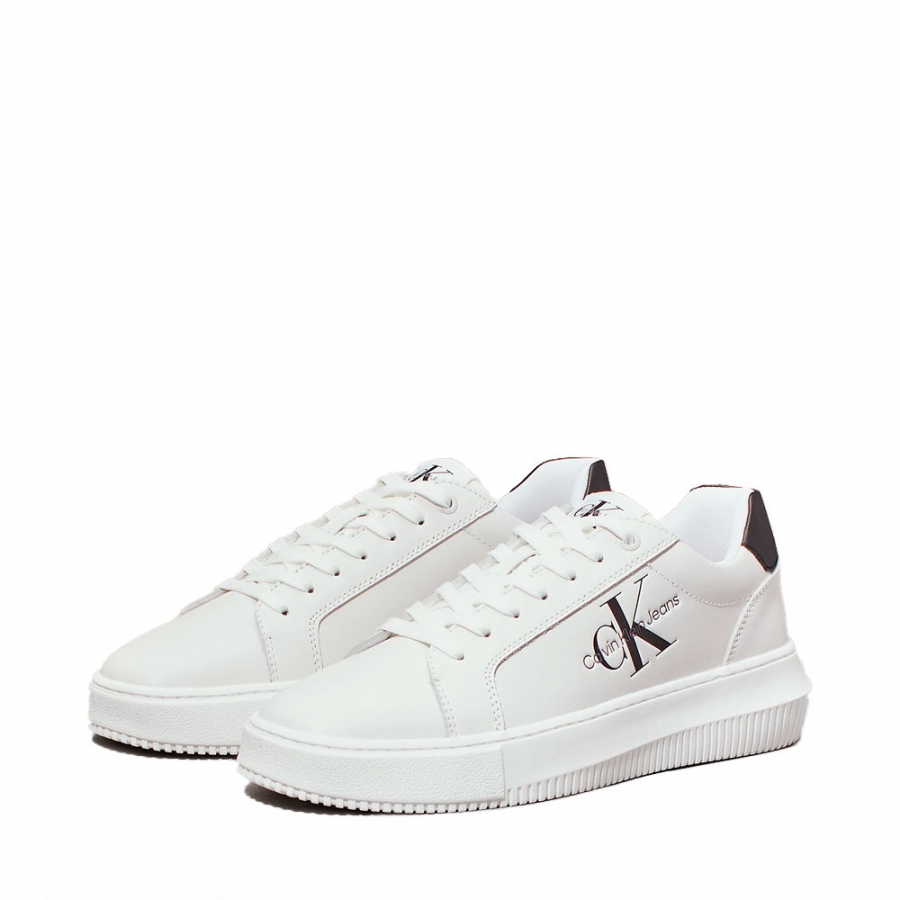 sneakers-a-semelle-coupe-epaisse