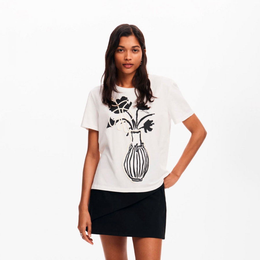 einfaches-shadow-t-shirt-mit-vase