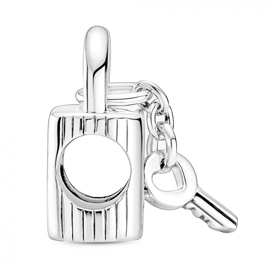 charm-padlock-and-heart-key-790095c01