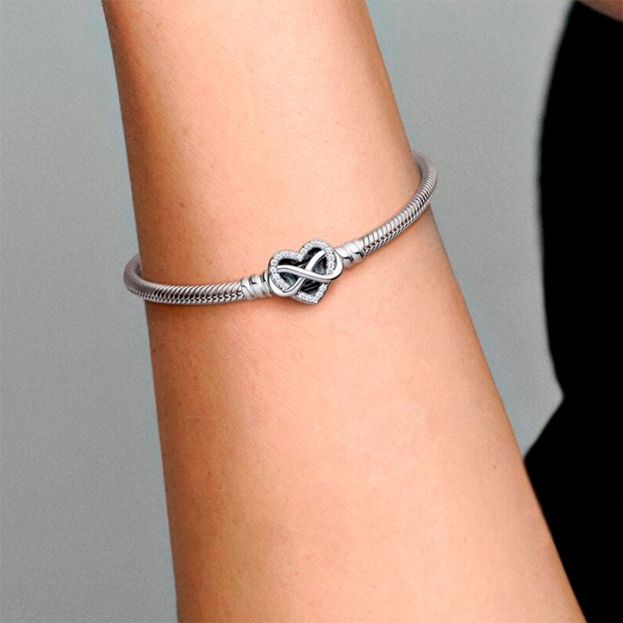 bracciale-pandora-moments-a-catena-serpente-con-chiusura-a-cuore-infinito-lucido-592645c01