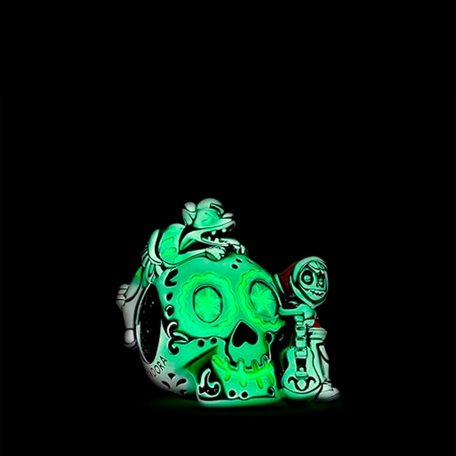 charm-calavera-de-miguel-y-dante-de-coco-de-disney-pixar-que-brilla-en-la-oscuridad-792817c01