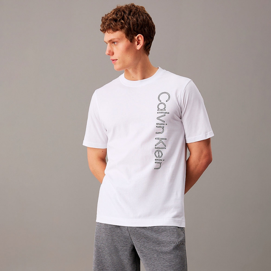 sport-t-shirt-mit-logo