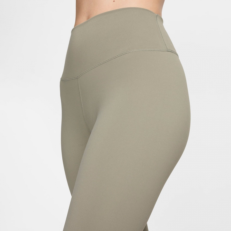 eine-legging-mit-hoher-taille