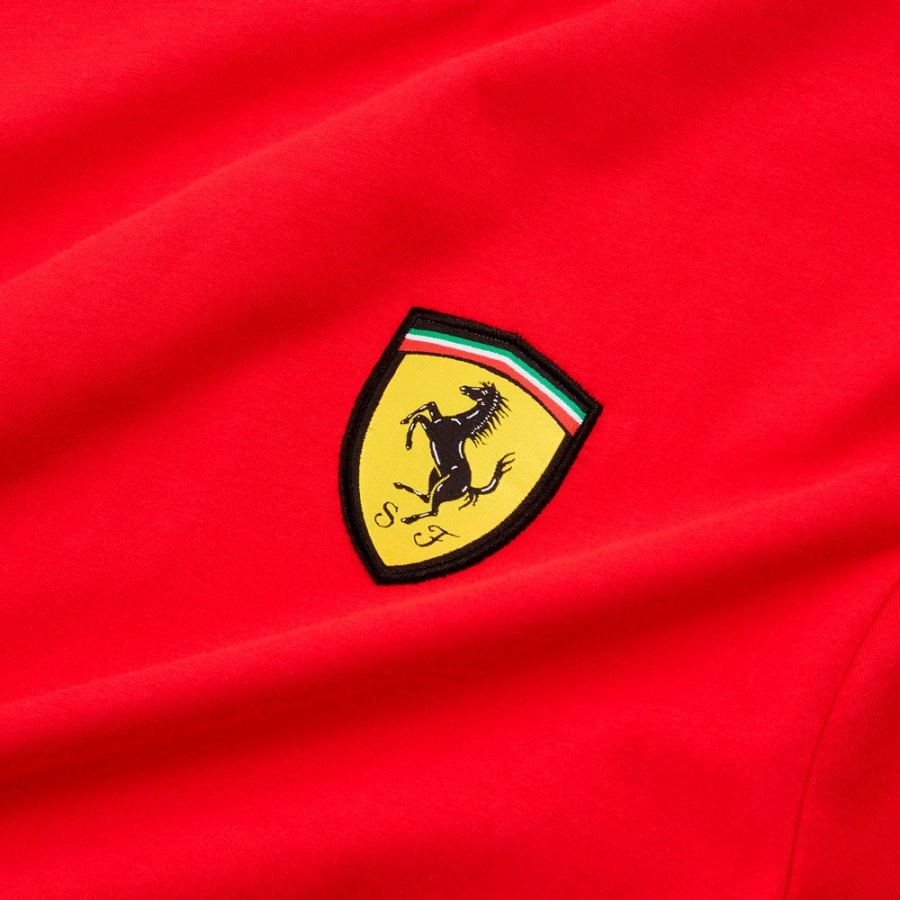 camiseta-scuderia-ferrari-race-colour-shield