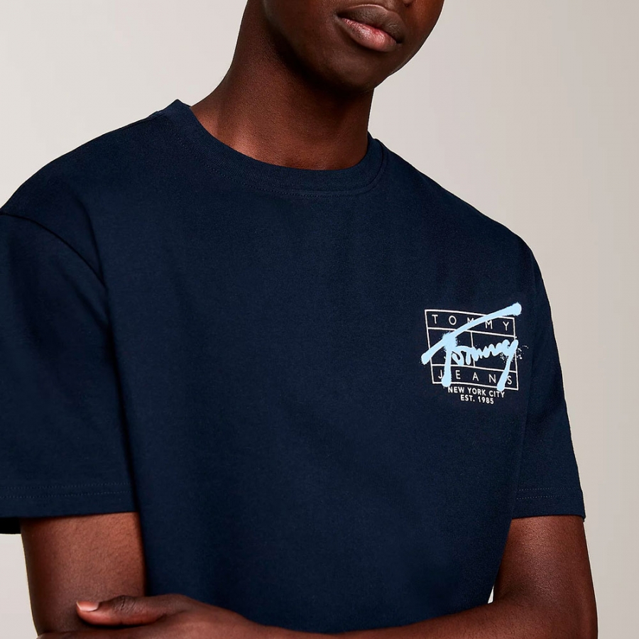 t-shirt-with-distinctive-graffiti-style-logo