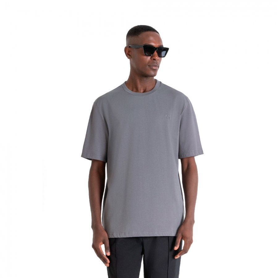 relax-fit-basic-t-shirt