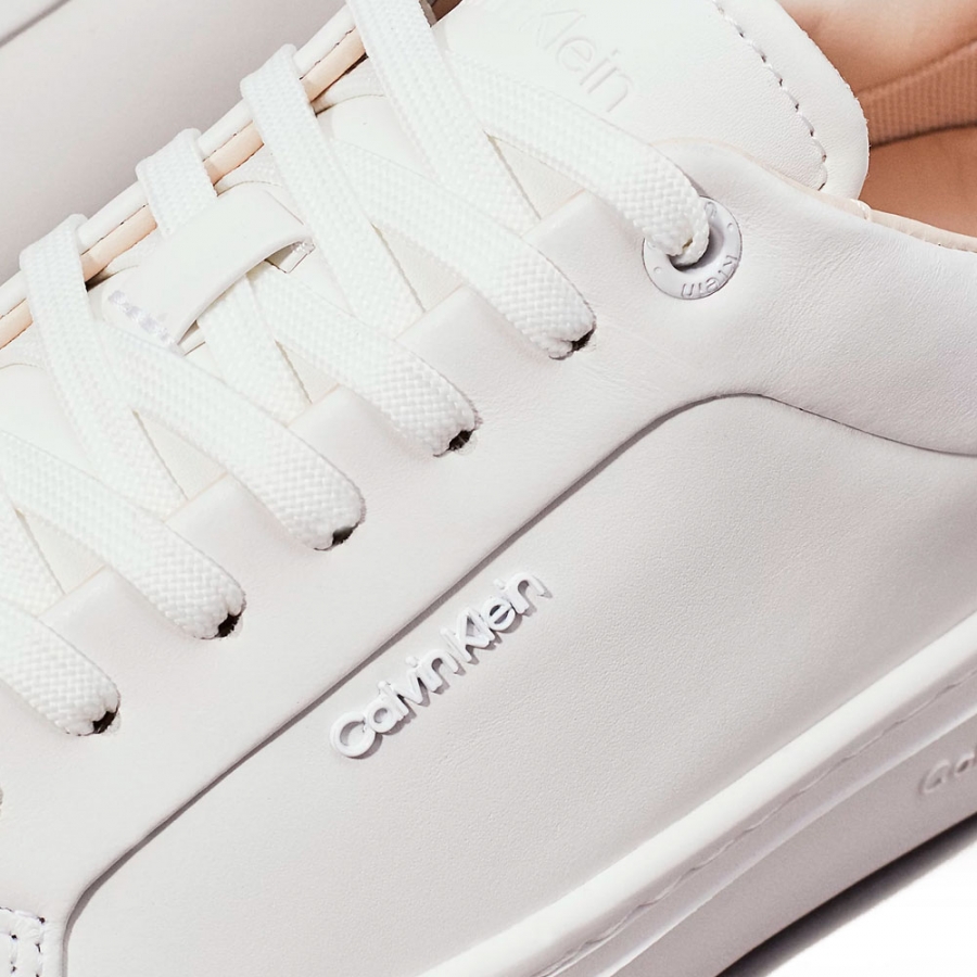 sneakers-allacciate-con-cupsole