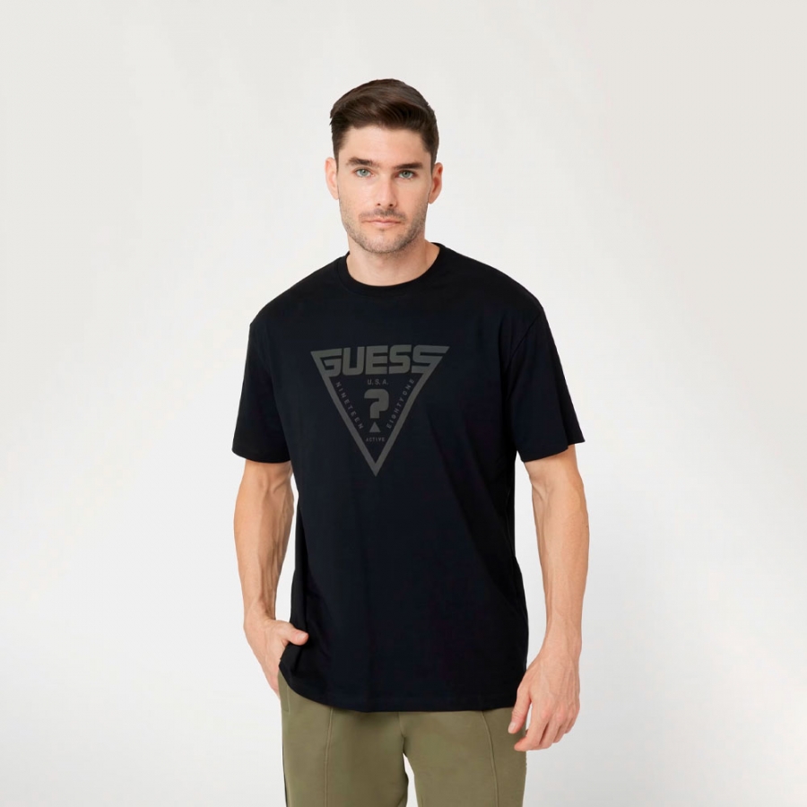 t-shirt-a-logo-triangulaire