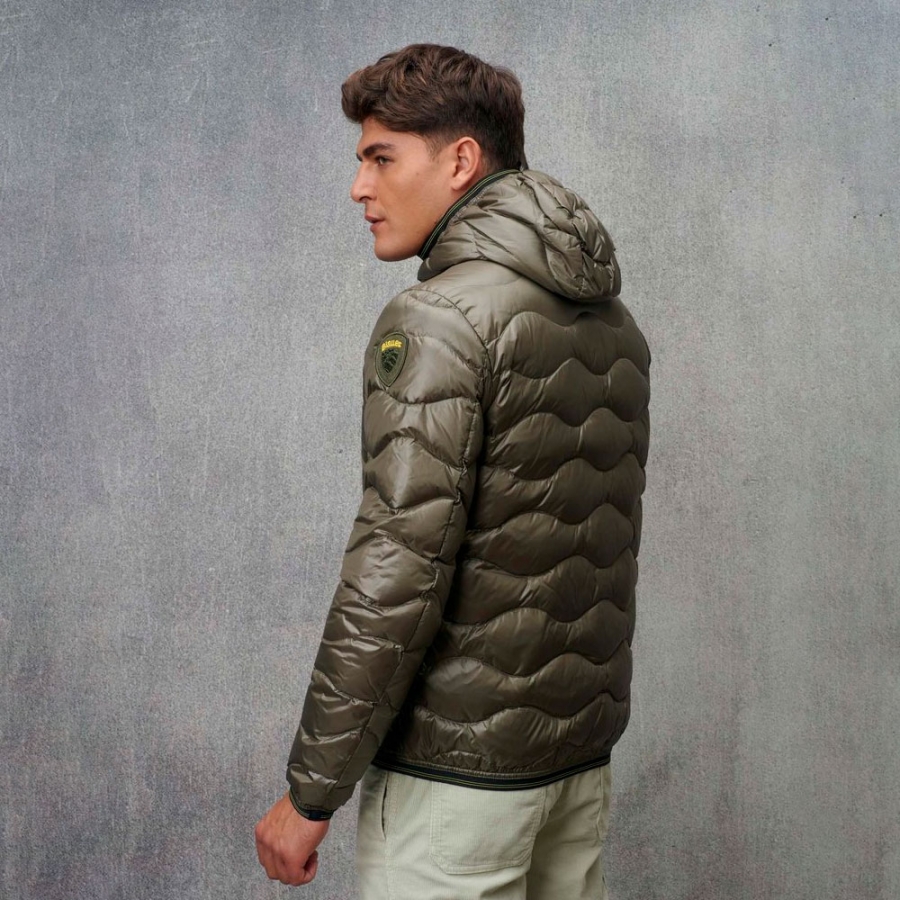 lightweight-down-jacket-with-waves