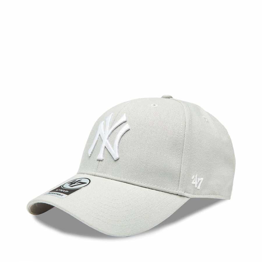 casquette-avec-visiere-des-yankees-de-new-york