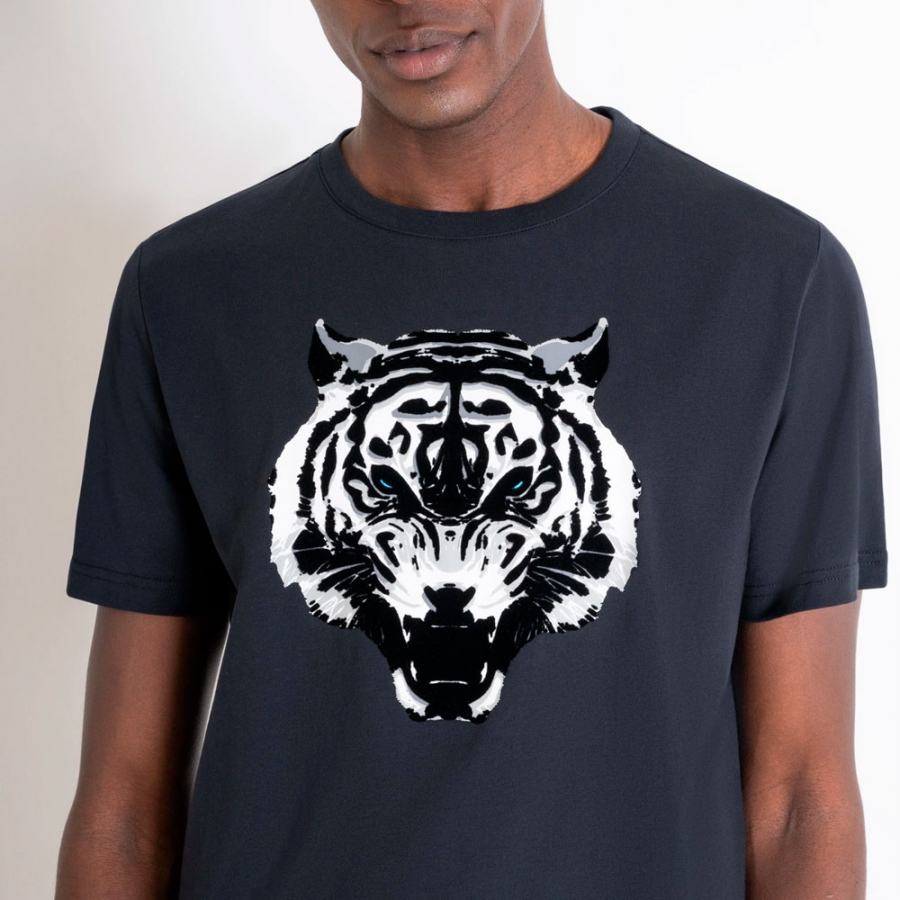 t-shirt-in-normaler-passform-mit-tiger-print