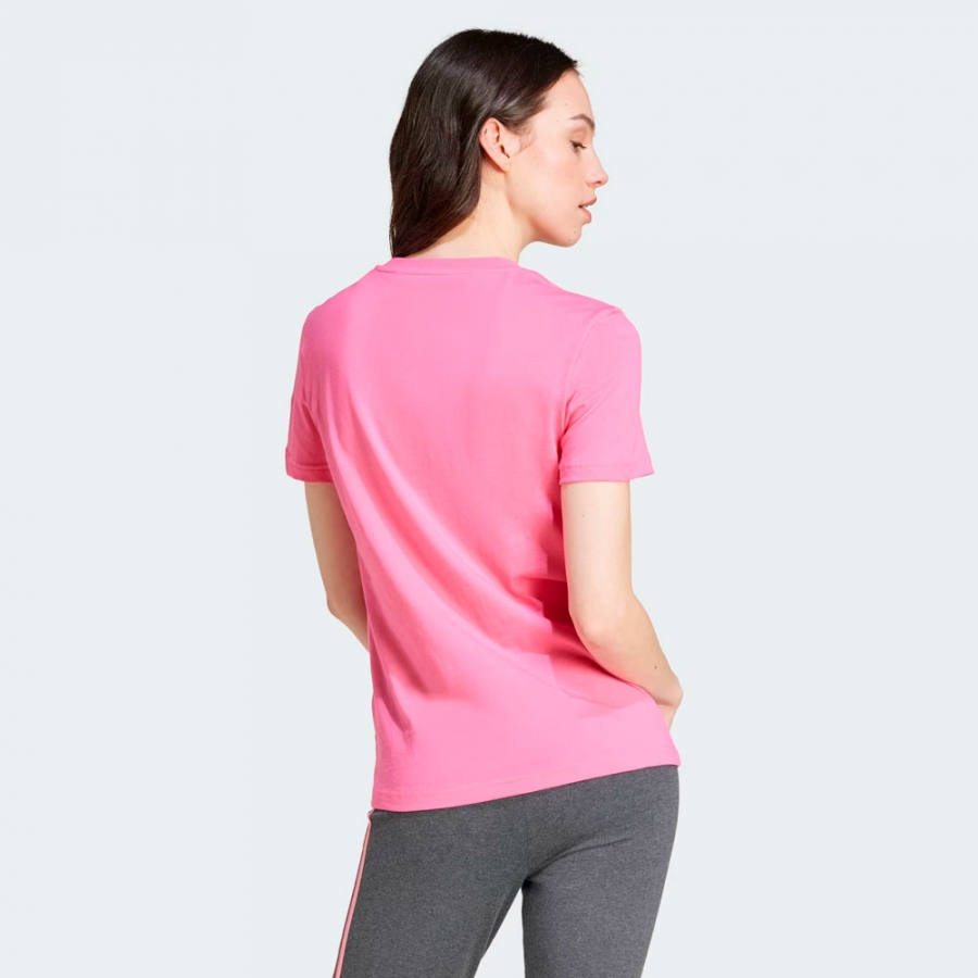 camiseta-loungewear-essentials-slim-logo