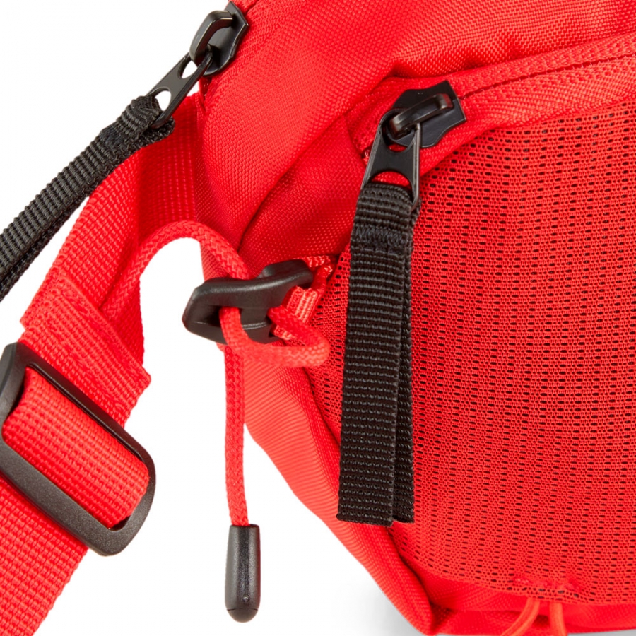 scuderia-ferrari-race-waist-bag