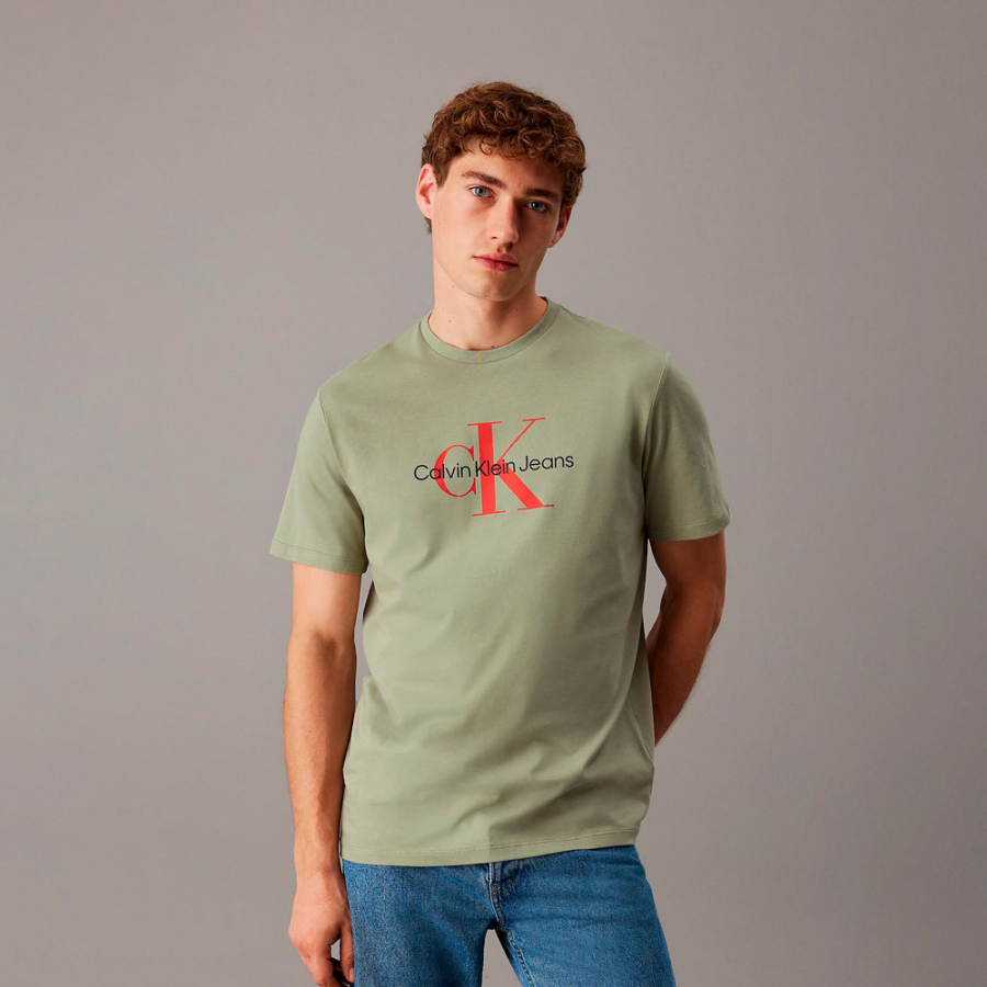 t-shirt-con-monogramma