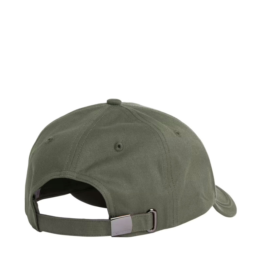 cappello-con-logo-metallico