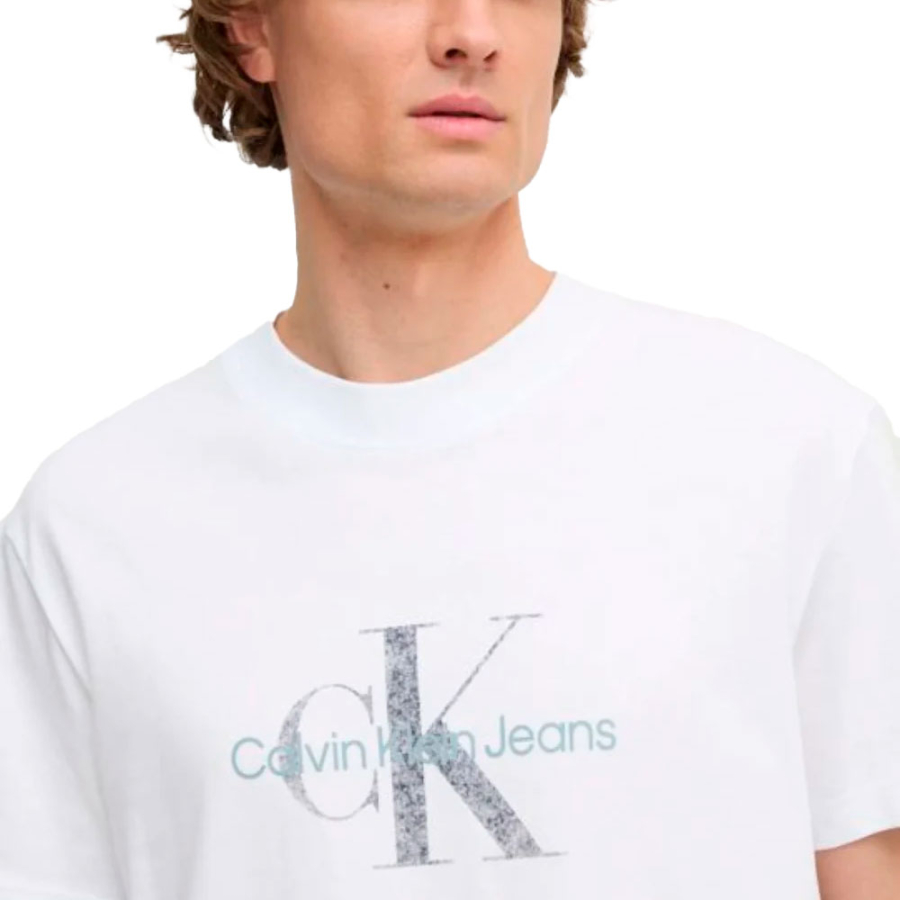 t-shirt-con-monogramma