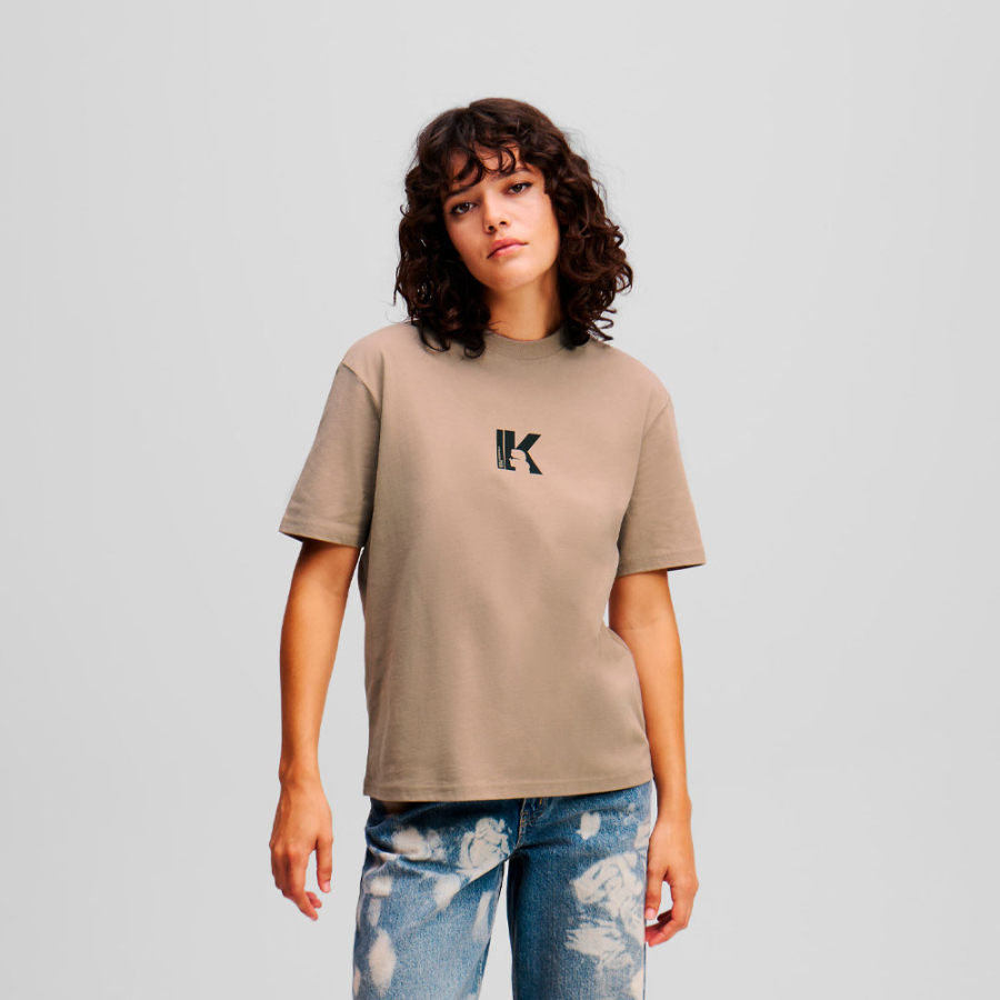 t-shirt-com-logotipo-k