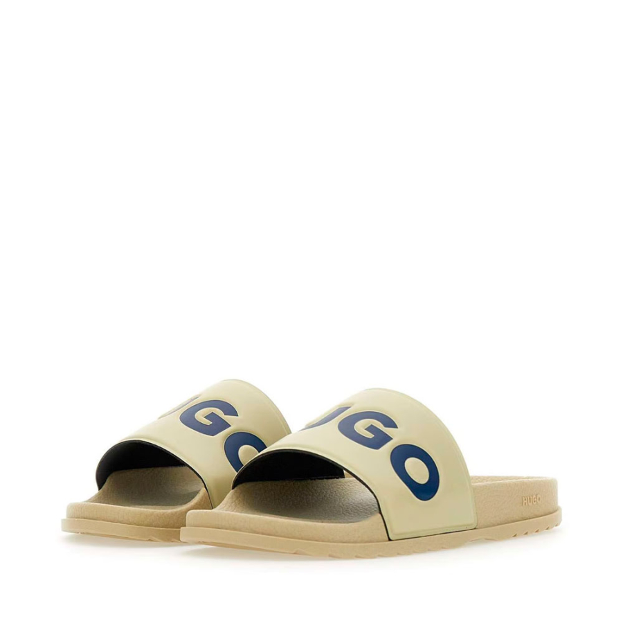 flip-flops-with-logo-on-the-strap