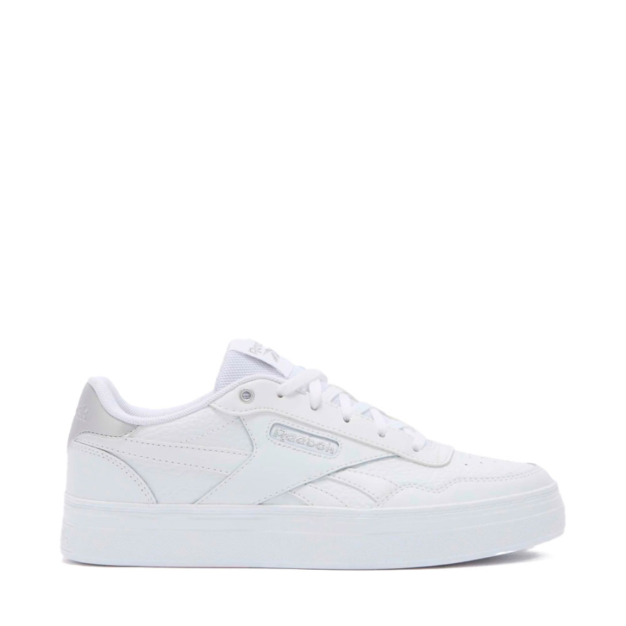 sneakers-court-advance-audacieux