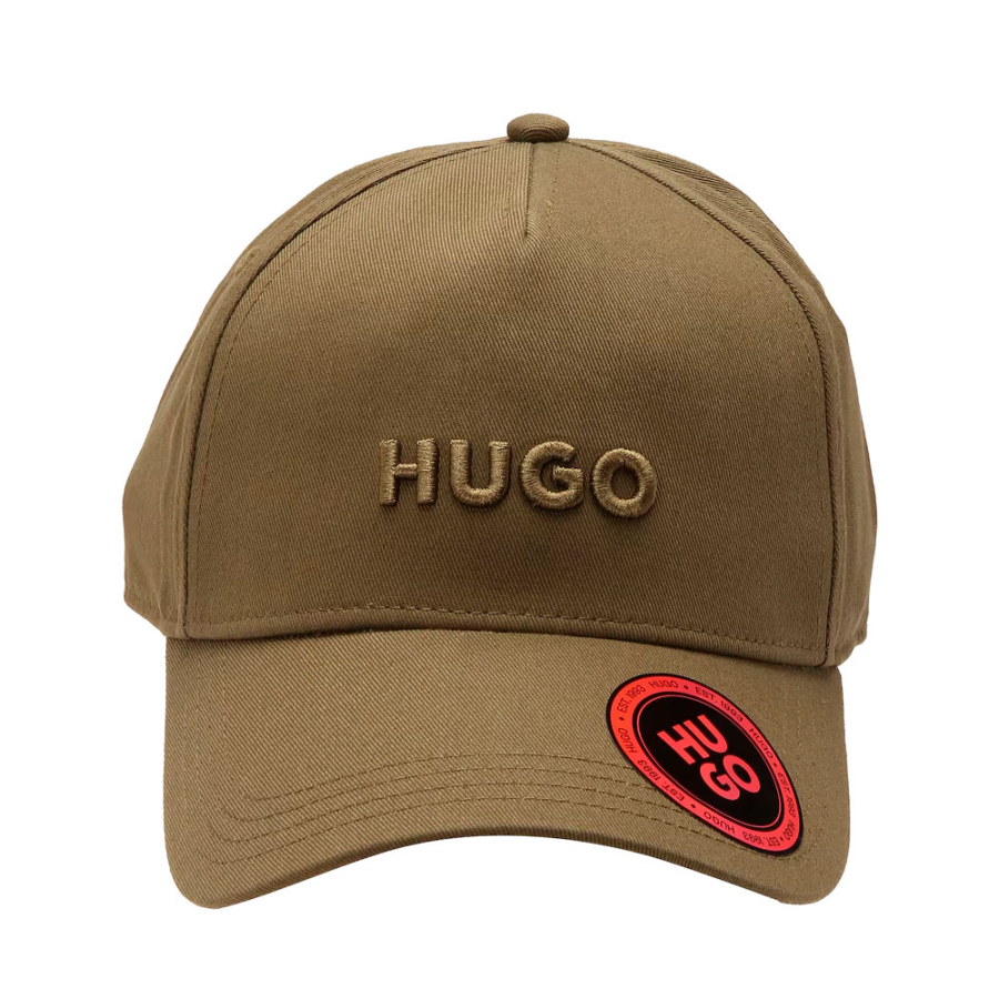 cap-with-logo-on-the-front-and-on-the-visor