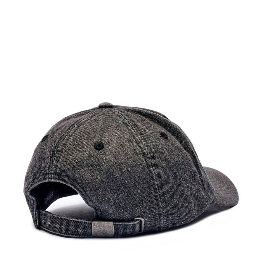 baseball-cap-with-logo