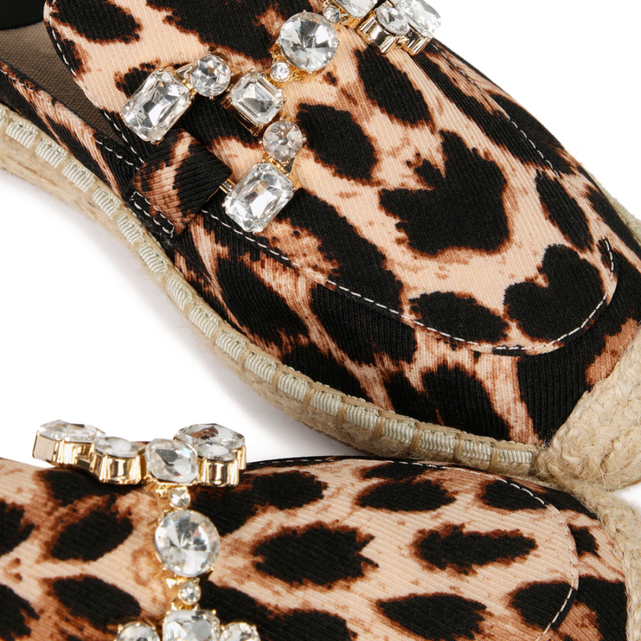 alpargata-plana-animal-print-detalle-strass