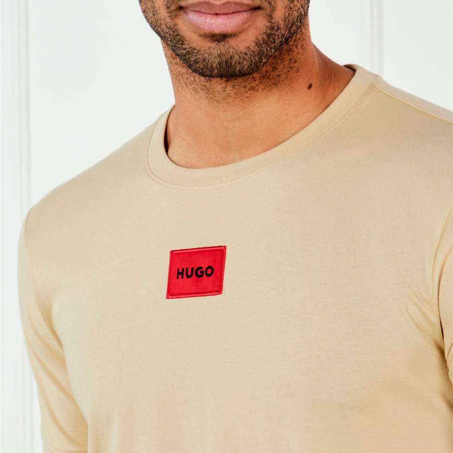 t-shirt-with-logo-label